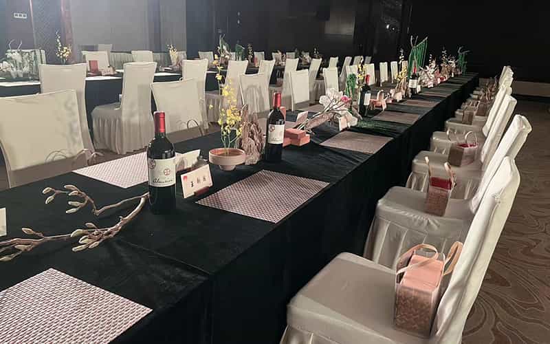 廣告物料制作會(huì)場(chǎng)布景舞臺(tái)搭建展位搭建舞臺(tái)燈光設(shè)備演藝音響高清LED屏