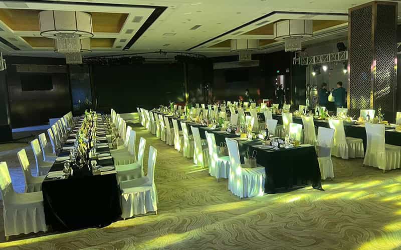 廣告物料制作會(huì)場(chǎng)布景舞臺(tái)搭建展位搭建舞臺(tái)燈光設(shè)備演藝音響高清LED屏